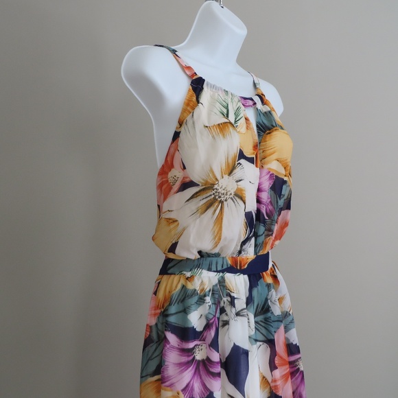 Miss Me Dresses & Skirts - Miss me size large floral halter dress beautiful
